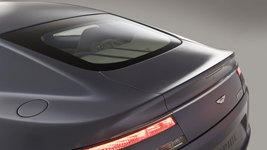 Aston Martin Rapide bleu lunette arrière