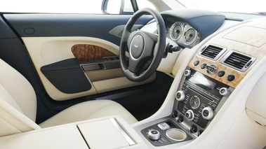 Aston Martin Rapide gris intérieur