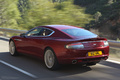 Aston Martin Rapide rouge 3/4 arrière droit travelling 3