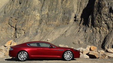 Aston Martin Rapide rouge profil