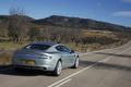 Aston Martin Rapide vert 3/4 arrière droit travelling