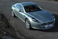 Aston Martin Rapide vert 3/4 avant droit vue de haut