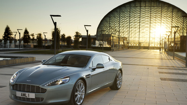 Aston Martin Rapide vert 3/4 avant gauche