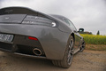Aston Martin V12 Vantage RS anthracite 3/4 arrière droit coupé