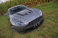 Aston Martin V12 Vantage RS anthracite 3/4 avant droit penché 3