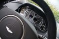 Aston Martin V12 Vantage RS anthracite compteurs