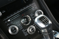 Aston Martin V12 Vantage RS anthracite pommeau de vitesse