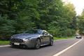 Aston Martin V12 Vantage RS & DBS anthracite 3/4 avant gauche travelling 2