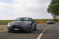 Aston Martin V12 Vantage RS & DBS anthracite 3/4 avant gauche travelling 9