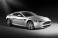 Aston Martin V8 Vantage gris 3/4 avant droit