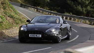 Aston Martin V8 Vantage N420 noir 3/4 avant gauche 2