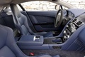 Aston Martin V8 Vantage S blanc intérieur