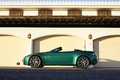 Aston Martin V8 Vantage S Roadster vert profil