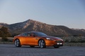 Aston Martin Virage orange 3/4 avant droit