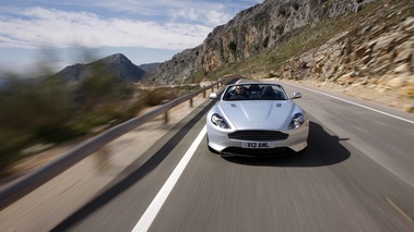 Aston Martin Virage Volante gris face avant travelling