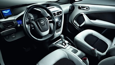 Aston Martin White - blanc - habitacle