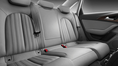 Audi A6 - habitacle gris - sièges arrière