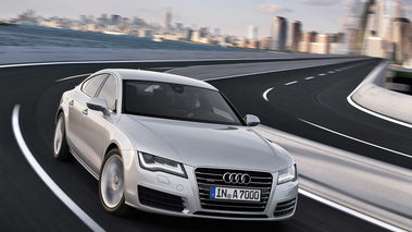 Audi A7 Sportback - grise - 3/4 avant droit, dynamique