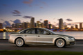 Audi A8 - beige - profil droit, dynamique