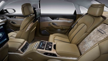 Audi A8 L W12 beige intérieur 2