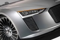 Audi e-Tron Spyder gris phare avant 5