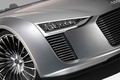 Audi e-Tron Spyder gris phare avant 6