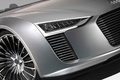 Audi e-Tron Spyder gris phare avant 7