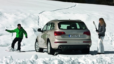 Audi Q7 - gris - 3/4 arrière gauche