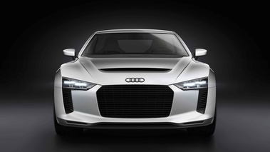 Audi Quattro Concept blanc face avant
