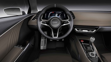 Audi Quattro Concept blanc tableau de bord