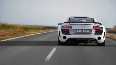 Audi R8 GT blanc face arrière travelling