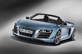 Audi R8 GT Spyder bleu 3/4 avant gauche penché 2