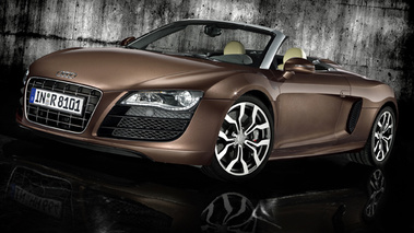 Audi R8 Spyder - marron - 3/4 avant gauche