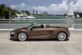 Audi R8 Spyder marron profil travelling