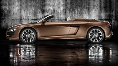 Audi R8 Spyder - marron - profil