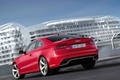Audi RS5 rouge 3/4 arrière gauche penché 3