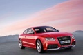 Audi RS5 rouge 3/4 avant droit penché 2