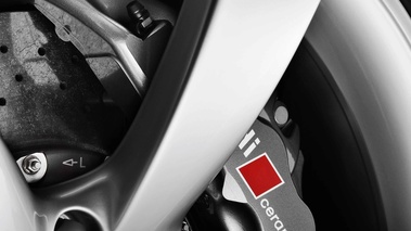 Audi RS5 rouge étrier de freins debout