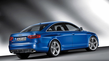 Audi RS6 - bleue - 3/4 arrière droit