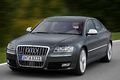 Audi S8 grise 3-4 AV dynamique