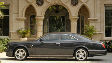 Bentley Brooklands Noire Profil