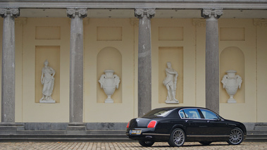 Bentley Continental Flying Spur Speed noir château 3/4 arrière droit