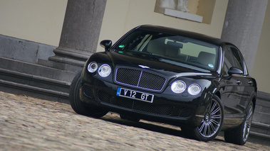 Bentley Continental Flying Spur Speed noir château 3/4 avant gauche penché 2