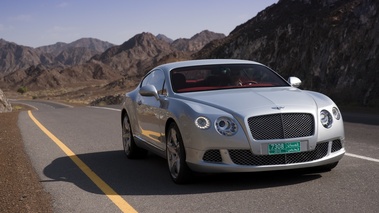 Bentley Continental GT gris 3/4 avant droit penché