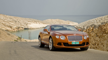 Bentley Continental GT orange 3/4 avant droit 2