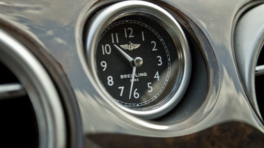 Bentley Continental GT orange horloge tableau de bord