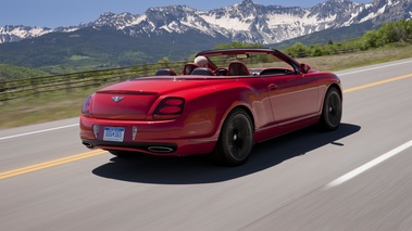 Bentley Continental Supersports Convertible rouge 3/4 arrière droit travelling