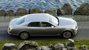 Bentley Mulsanne - bronze - profil droit