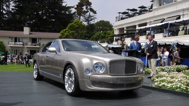 Bentley Mulsanne - grise - 3/4 avant, Pebble Beach