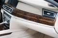 BMW individual - tableau de bord Série 7 cuir blanc, inserts bois